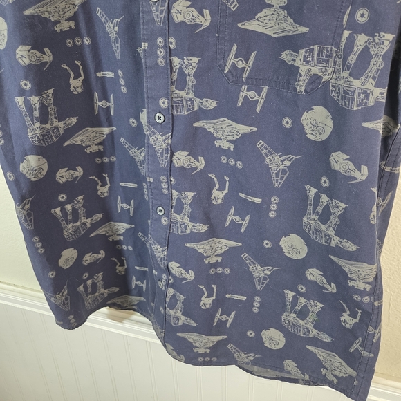 Star Wars Mens Button Up Shirt XL Navy Blue All Over Print Spaceships Casual Sho - Picture 10 of 11